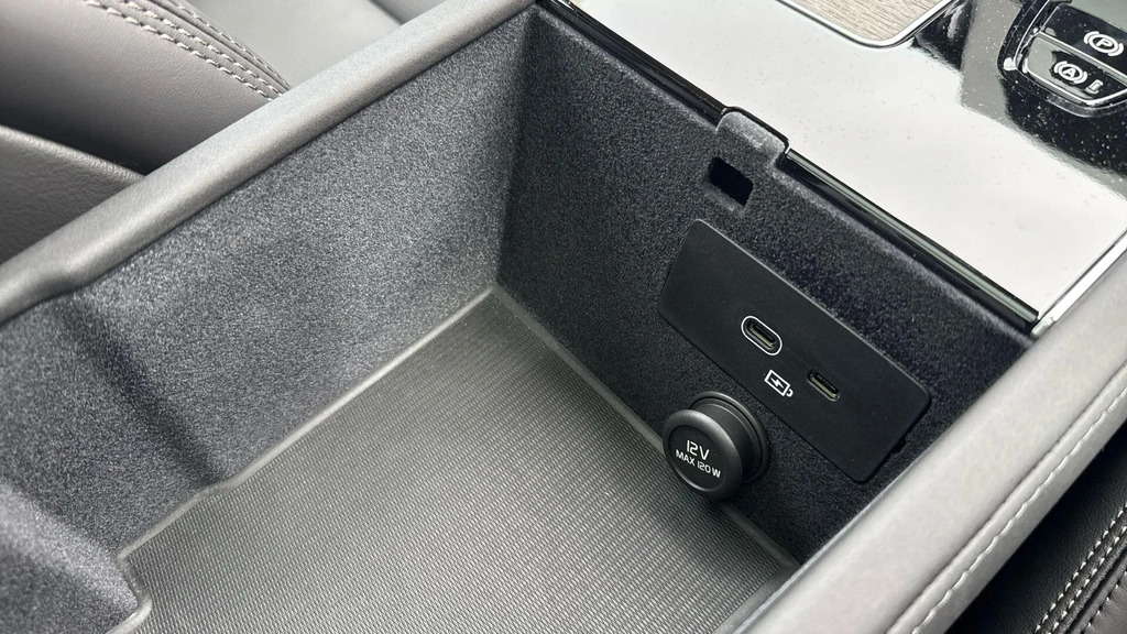 Volvo XC90 Ultra Black #69