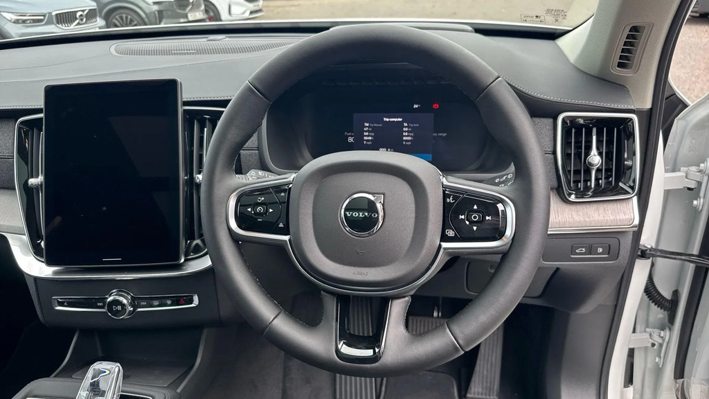 Volvo XC90 Ultra Black #61