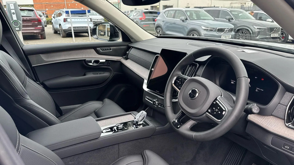 Volvo XC90 Ultra Black #38