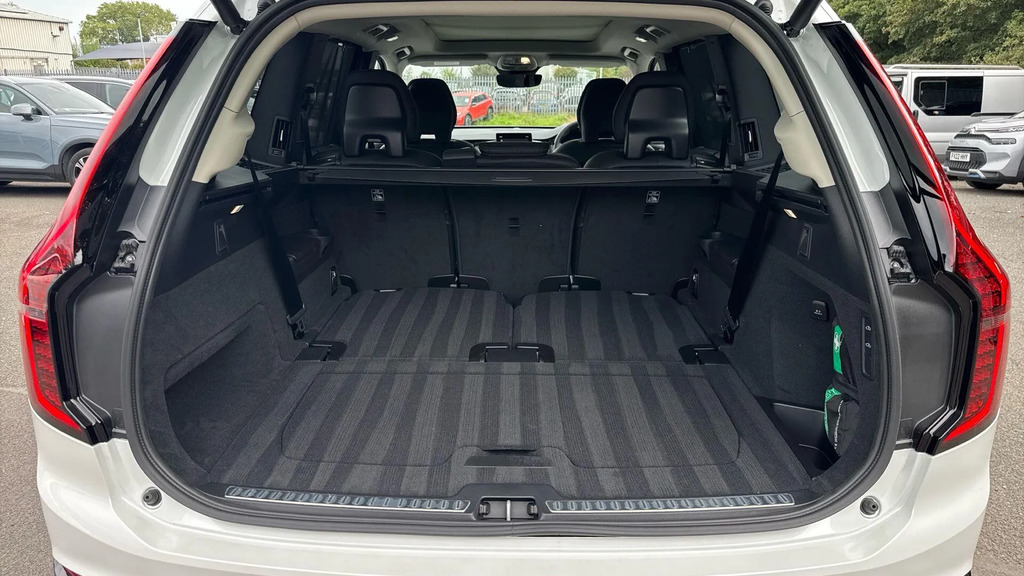 Volvo XC90 Ultra Black #59