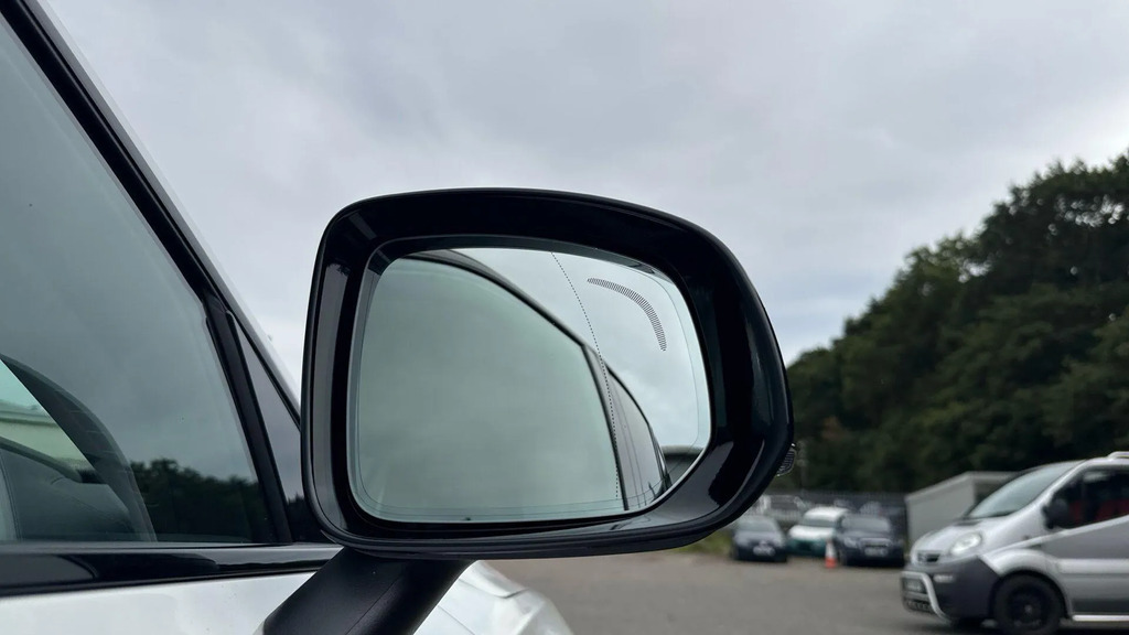 Volvo XC90 Ultra Black #58