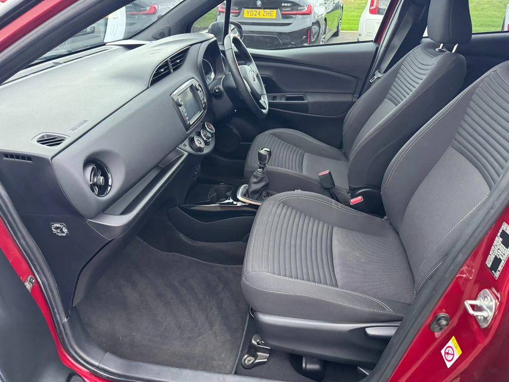 Toyota Yaris Active Red #13
