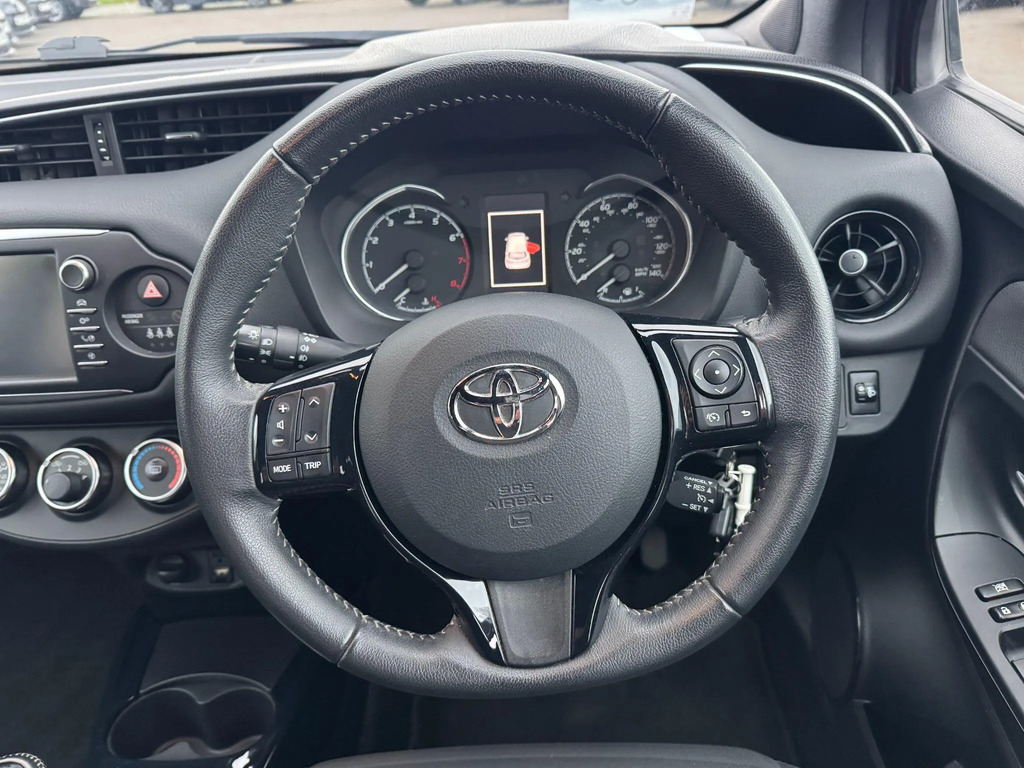 Toyota Yaris Active Red #14
