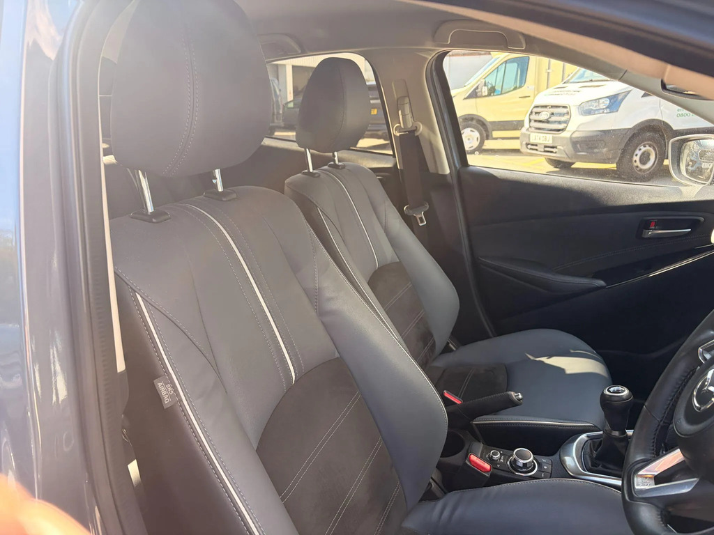 Mazda 2 1.5I Hybrid Agile Cvt Black #11