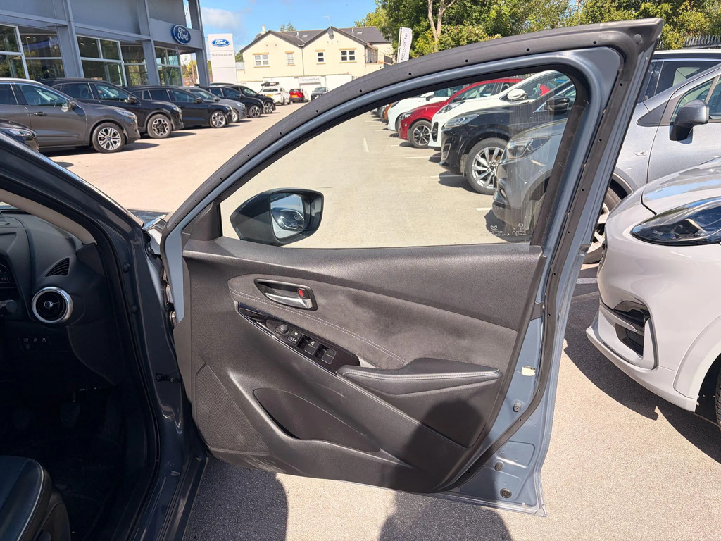 Mazda 2 1.5I Hybrid Agile Cvt Black #20