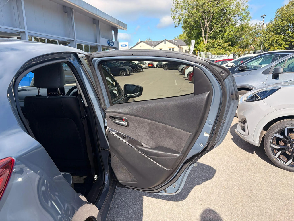 Mazda 2 1.5I Hybrid Agile Cvt Black #21