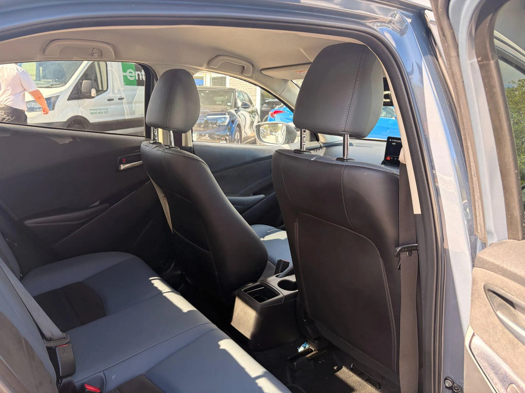 Mazda 2 1.5I Hybrid Agile Cvt Black #17