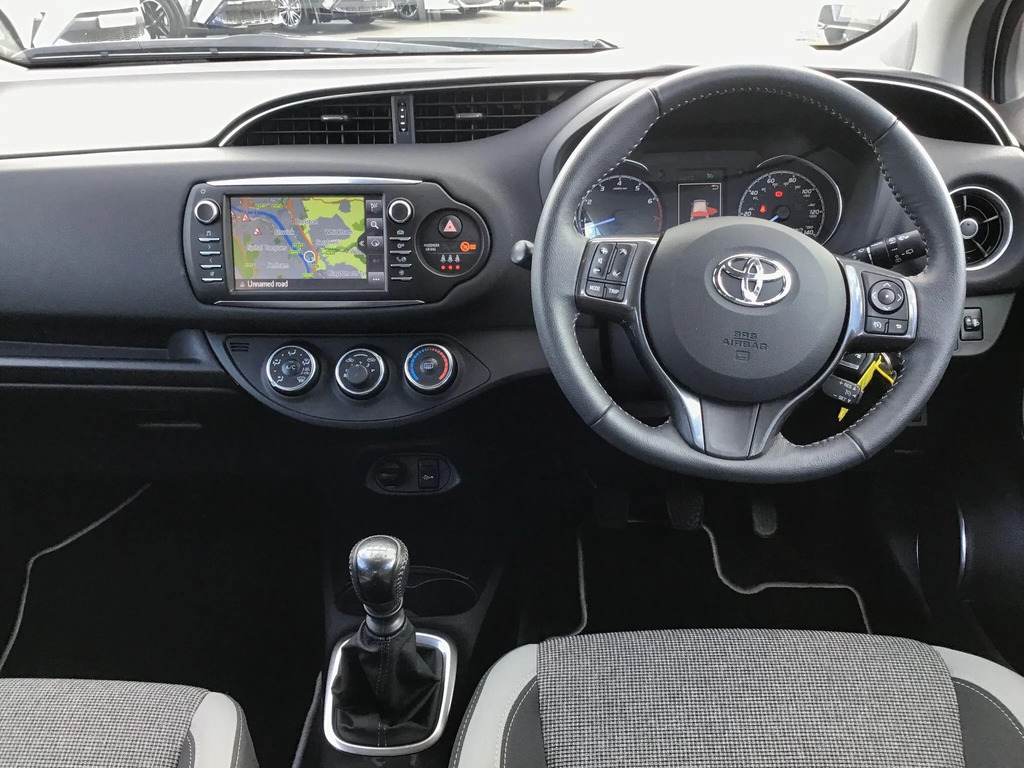 Toyota Yaris 1.5 Vvt-i Y20 White #4