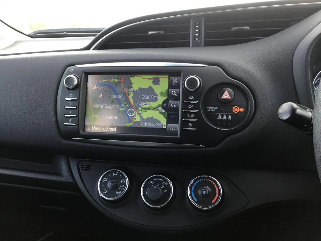 Toyota Yaris 1.5 Vvt-i Y20 White #6