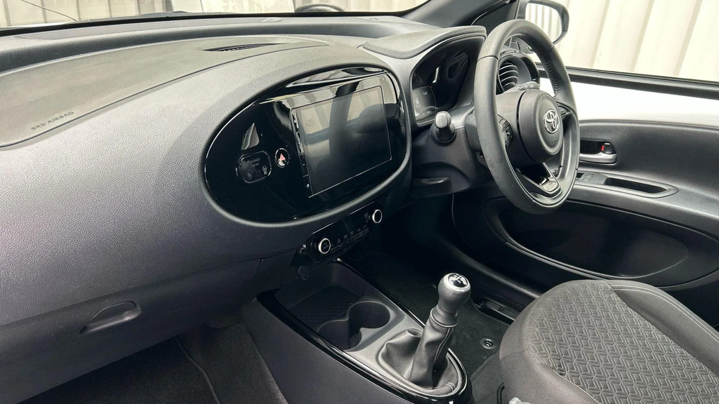 Toyota Aygo X Edge Beige #27