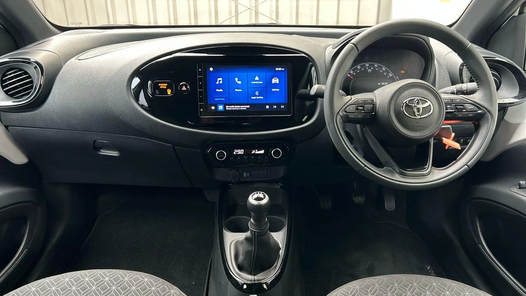 Toyota Aygo X Edge Beige #9