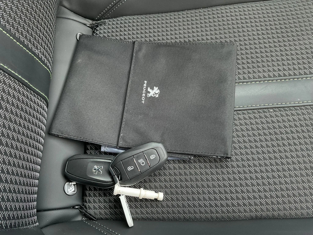 Peugeot 2008 Active Premium MK22VHM White #20