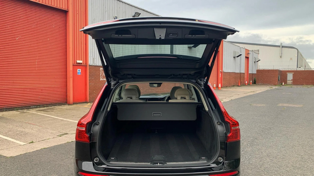 Volvo XC60 Suv #4