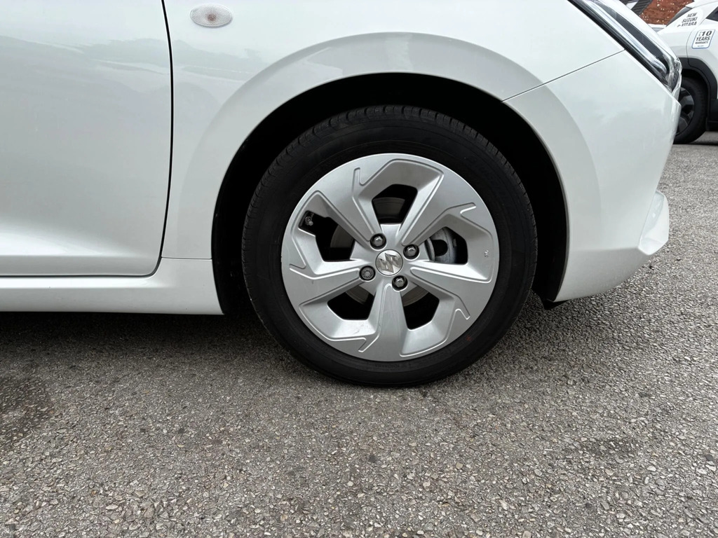 Suzuki Swift 1.2 Mild Hybrid Motion Red #8