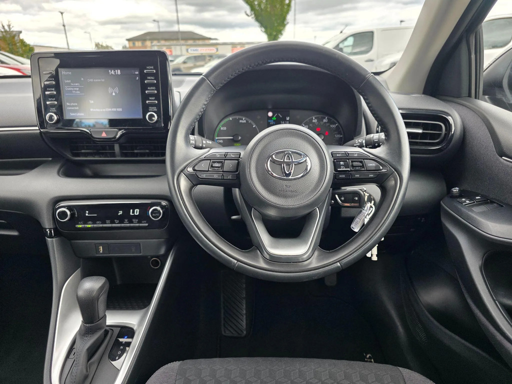 Toyota Yaris 1.5 Hybrid Icon #6