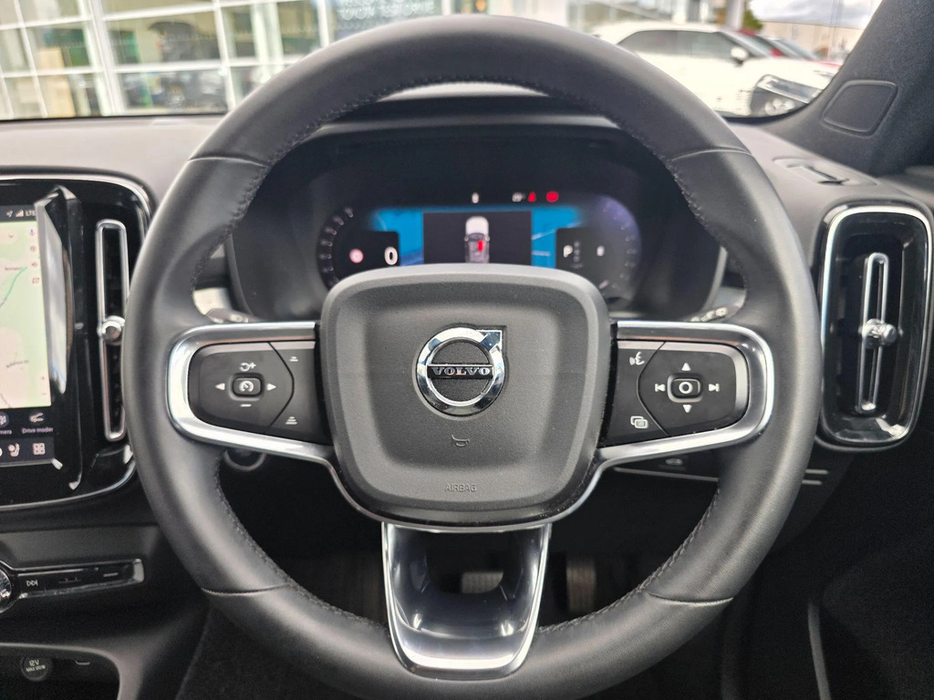 Volvo XC40 2.0 B4p Plus Dark #6