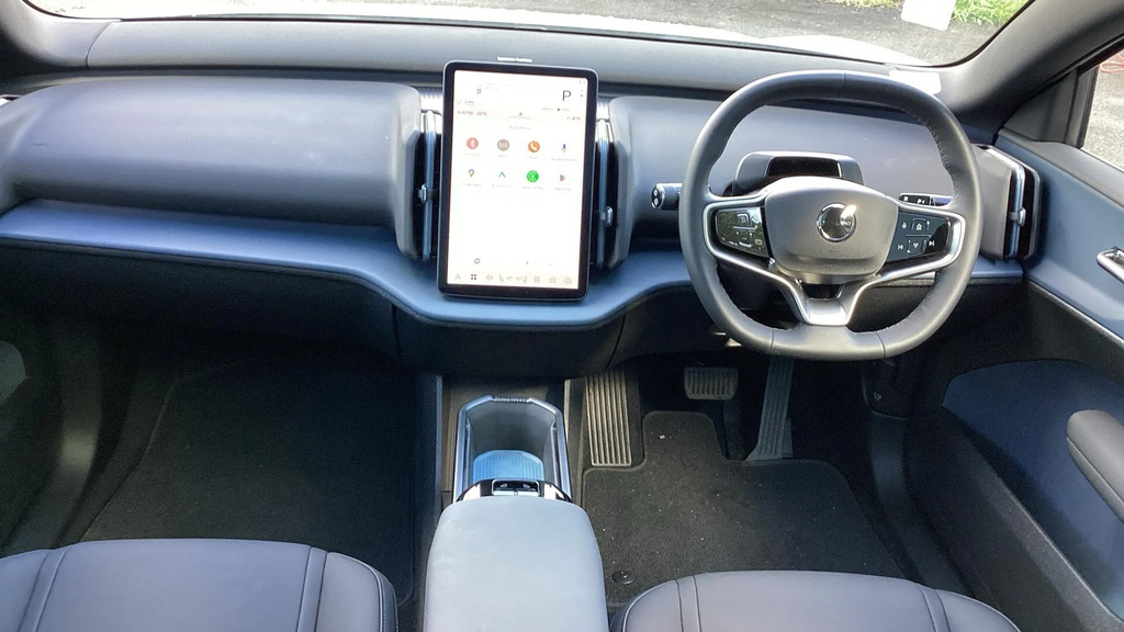 Volvo EX30 Single Motor Extended Range 69Kwh Ultra #4