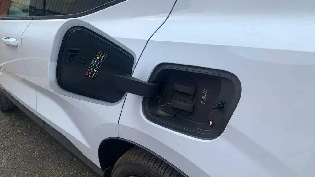 Volvo EX30 200Kw Sm Extended Range Plus 69Kwh Black #16