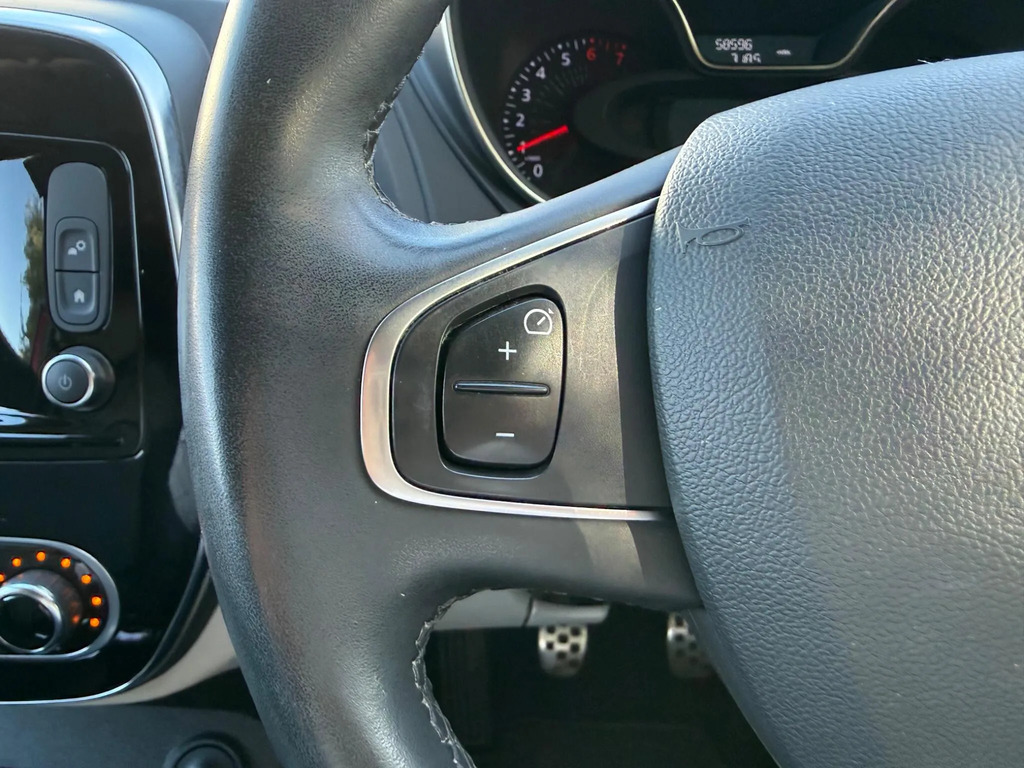 Renault Captur Signature X Nav Black #25