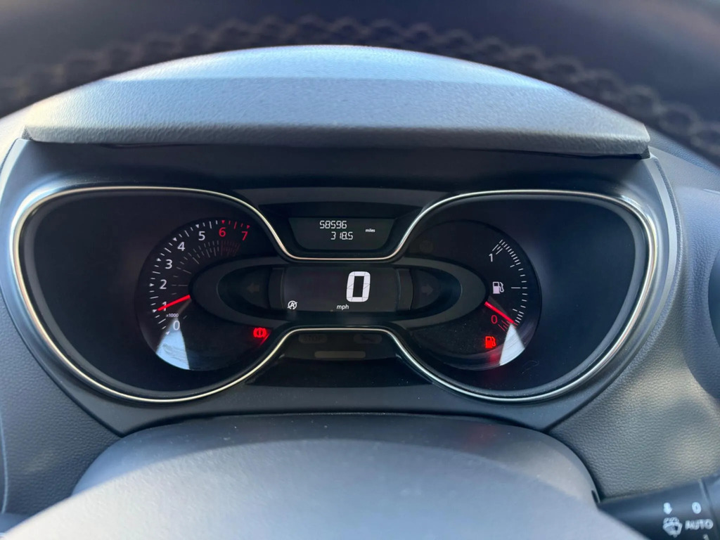 Renault Captur Signature X Nav Black #20
