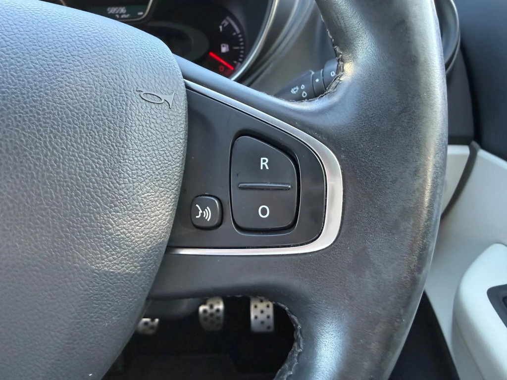 Renault Captur Signature X Nav Black #24