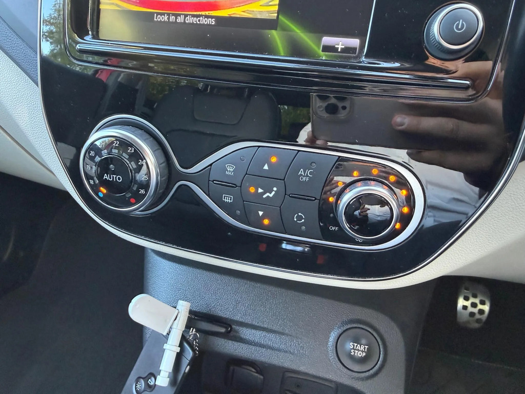 Renault Captur Signature X Nav Black #23
