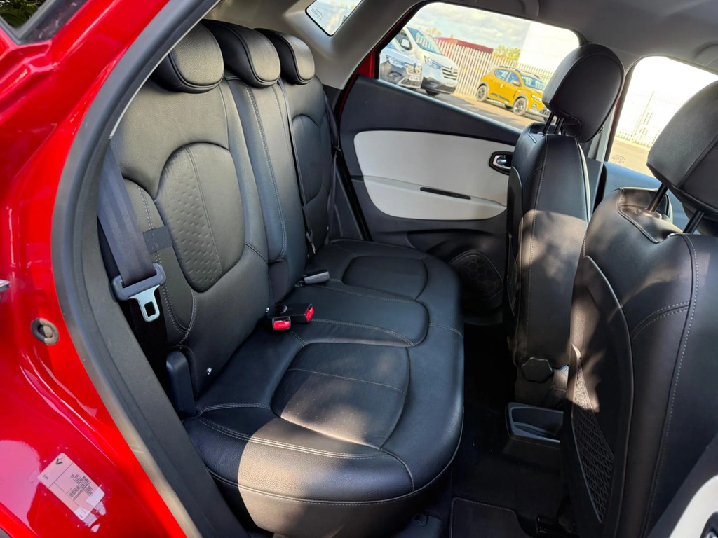 Renault Captur Signature X Nav Black #11
