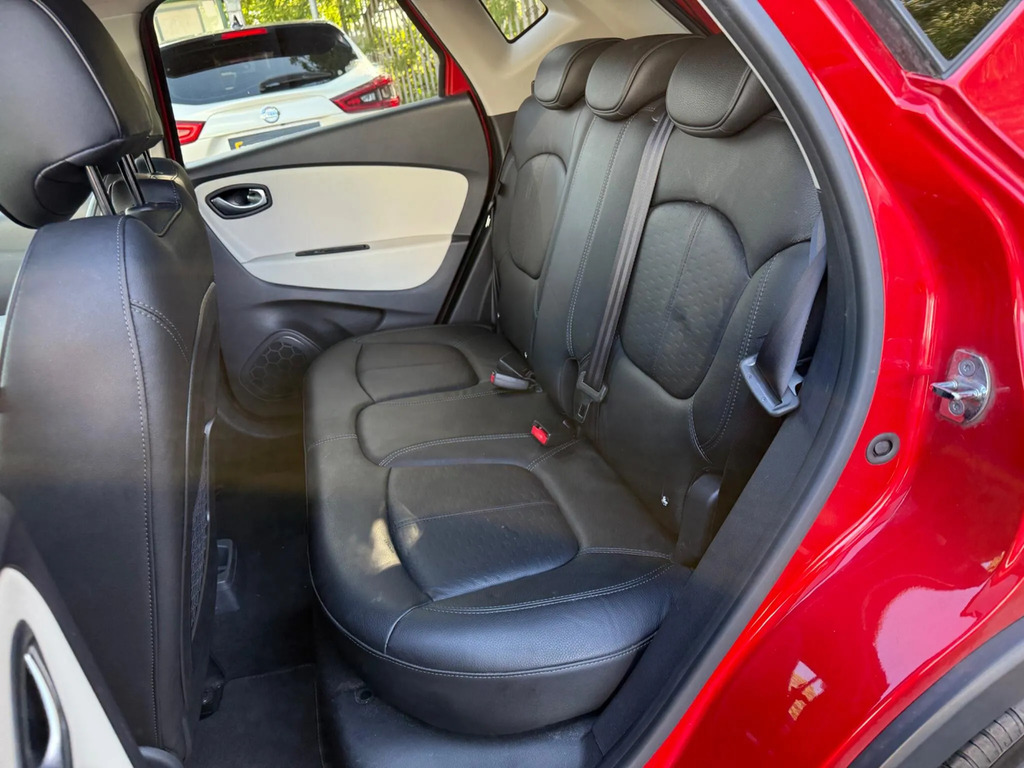 Renault Captur Signature X Nav Black #12