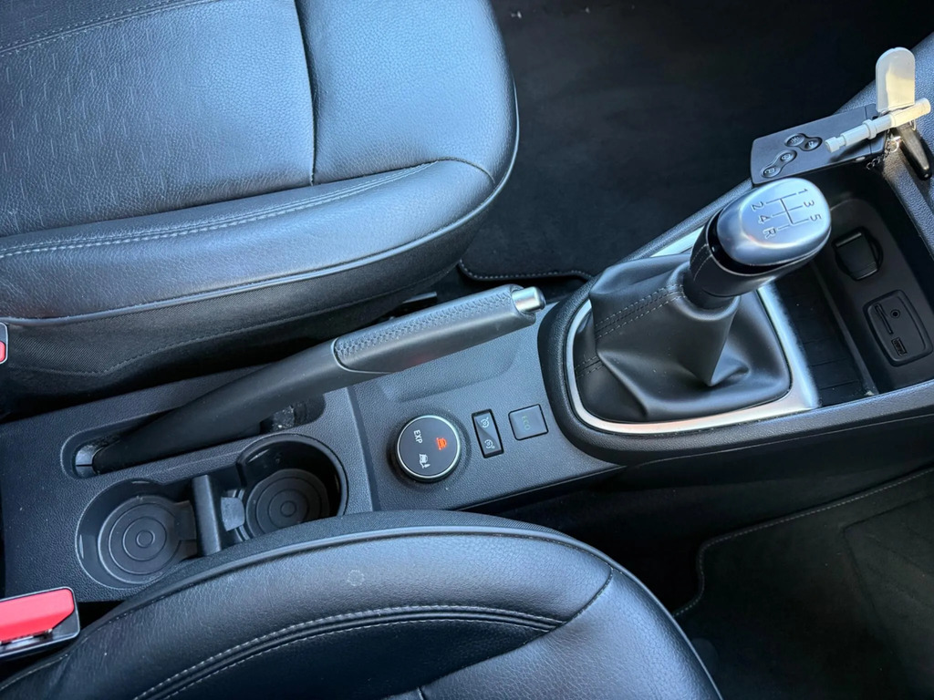 Renault Captur Signature X Nav Black #21