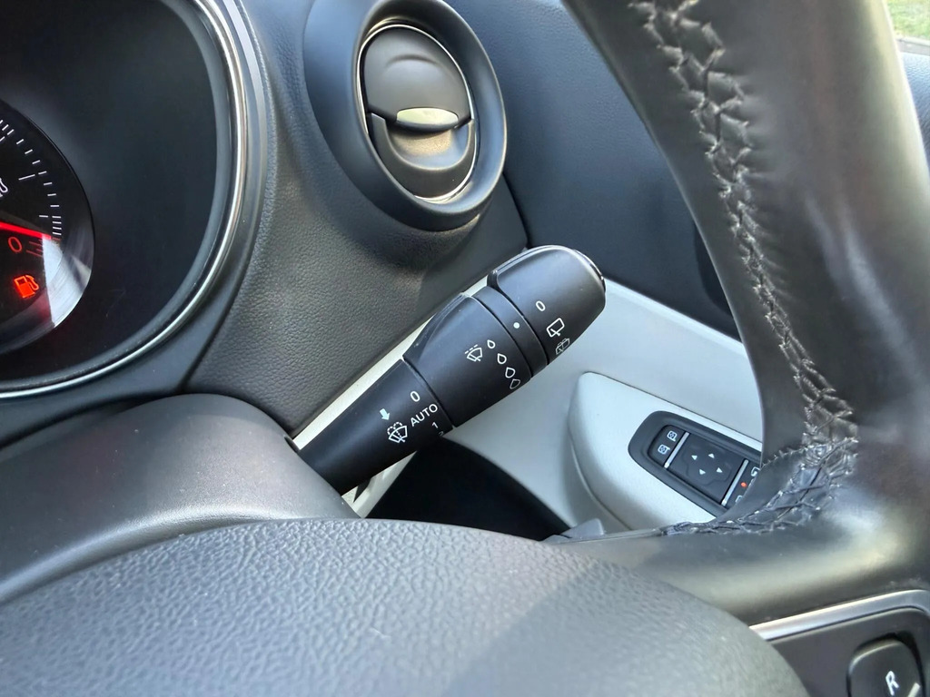 Renault Captur Signature X Nav Black #28