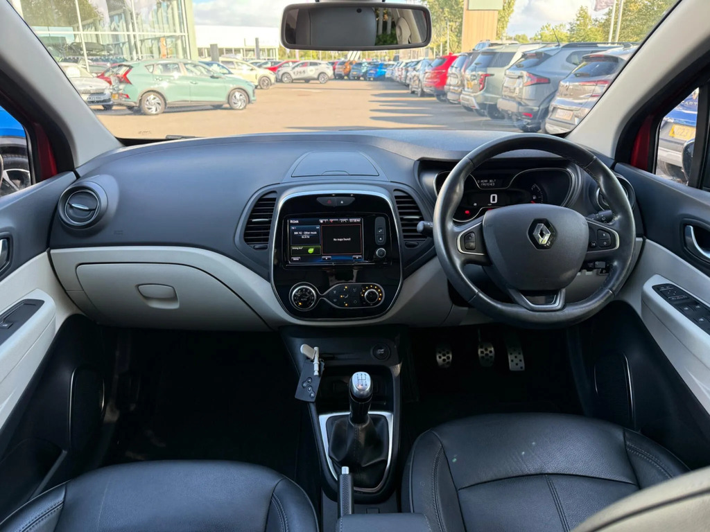Renault Captur Signature X Nav Black #13