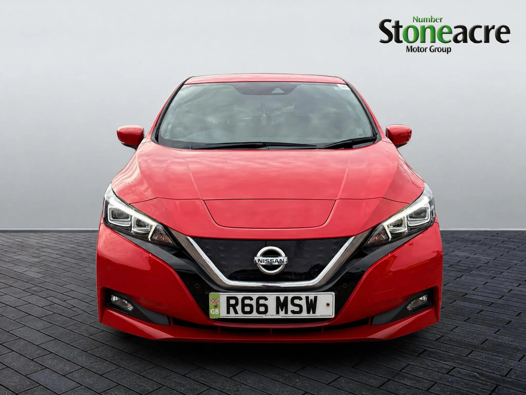 Nissan Leaf 40Kwh Tekna Hatchback  #2