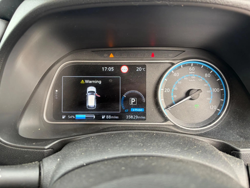 Nissan Leaf 110Kw Tekna 40Kwh Red #17