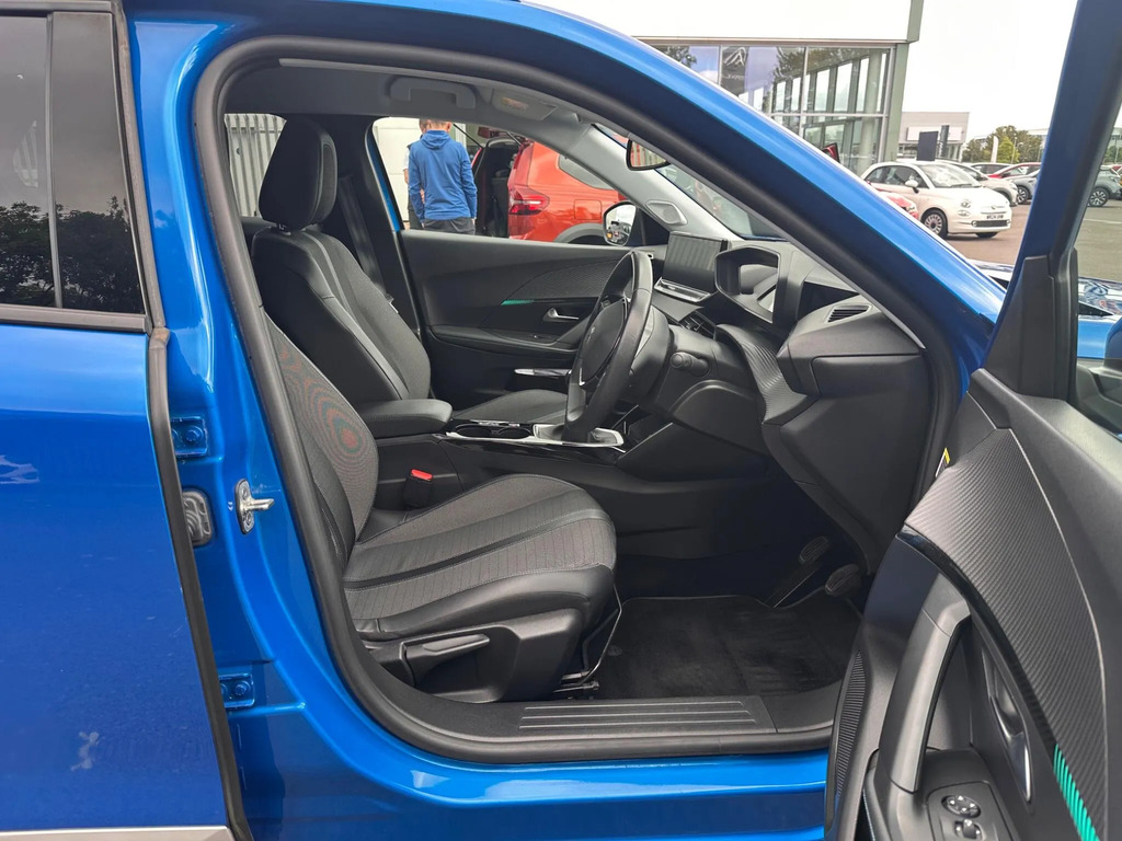 Peugeot 2008 1.2 Puretech Active Premium Black #13