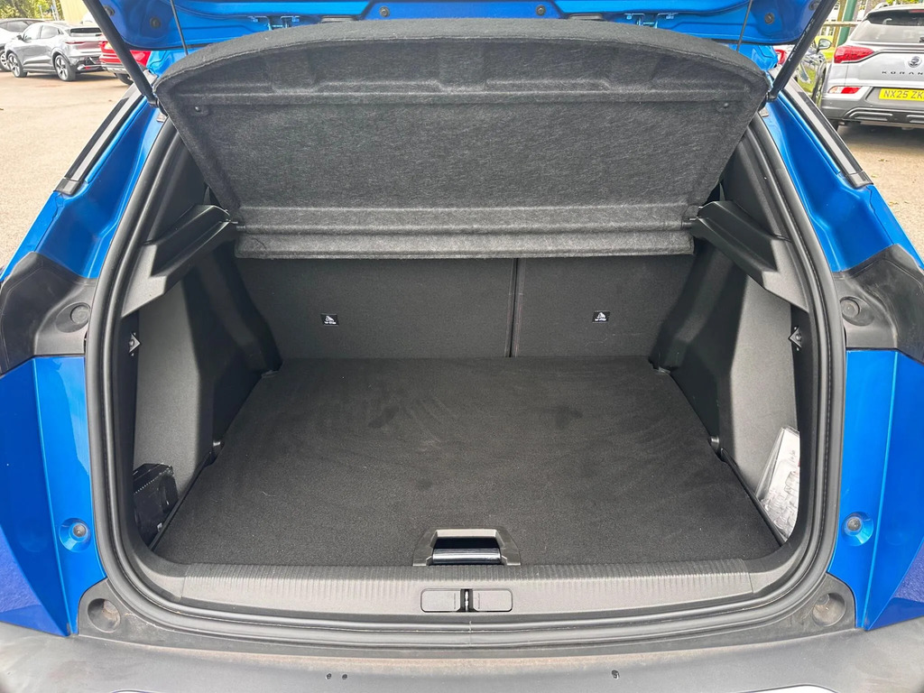 Peugeot 2008 1.2 Puretech Active Premium Black #9