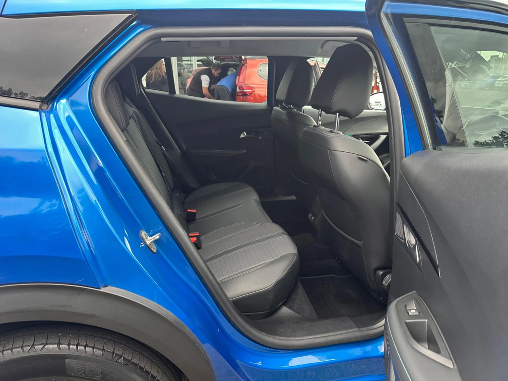 Peugeot 2008 1.2 Puretech Active Premium Black #12