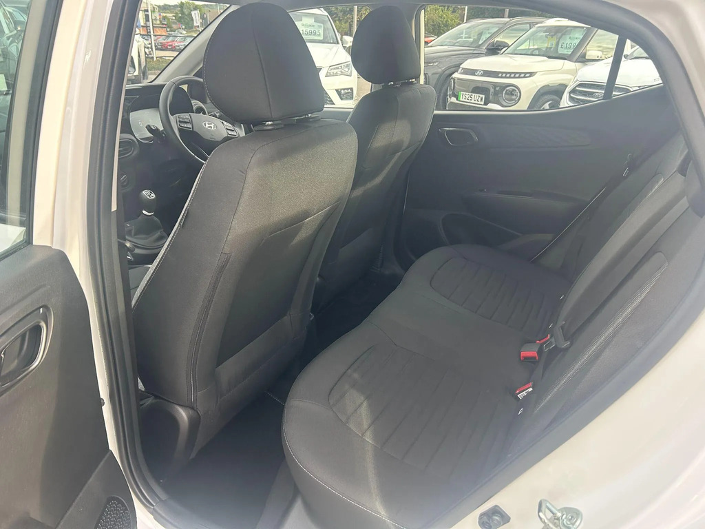 Hyundai I10 Advance White #22