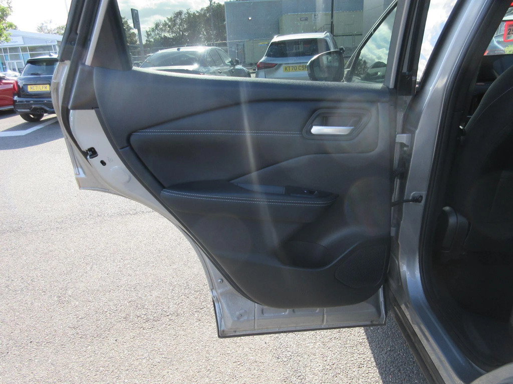 Nissan Qashqai Tekna Silver #24