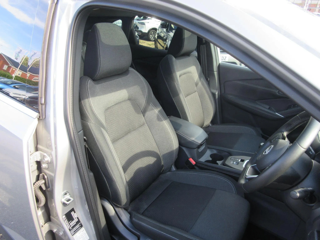 Nissan Qashqai Tekna Silver #13