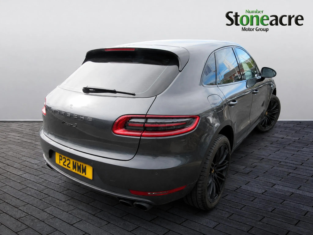 Porsche Macan Estate 3.0 Black #13