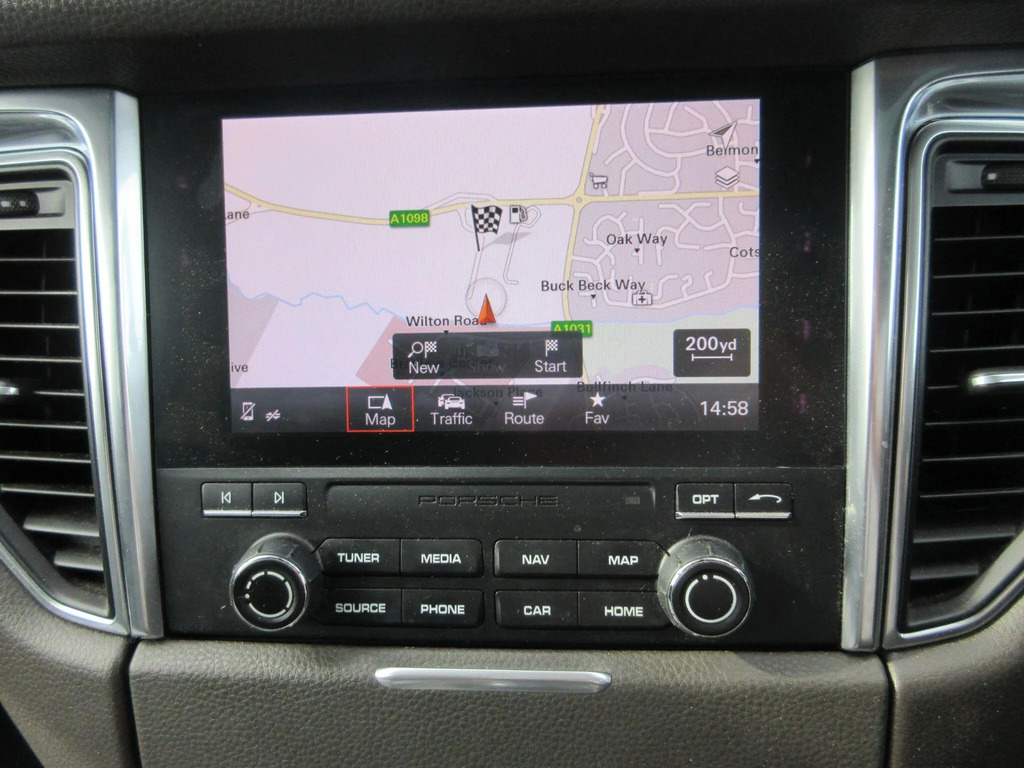 Porsche Macan Estate 3.0 Black #25