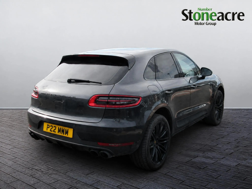 Porsche Macan Estate 3.0 Black #8