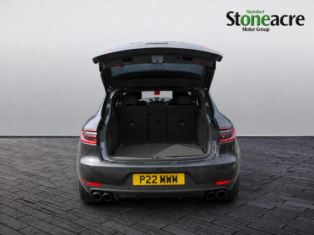 Porsche Macan Estate 3.0 Black #10