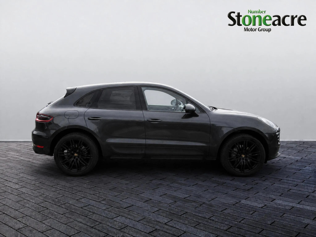 Porsche Macan Estate 3.0 Black #7