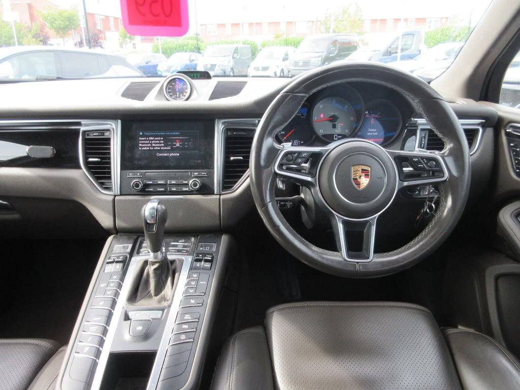 Porsche Macan Estate 3.0 Black #14
