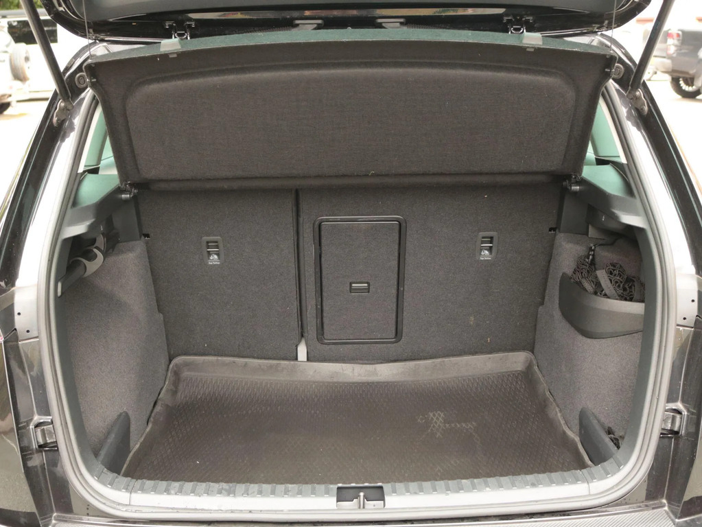 Skoda Karoq Suv Grey #12