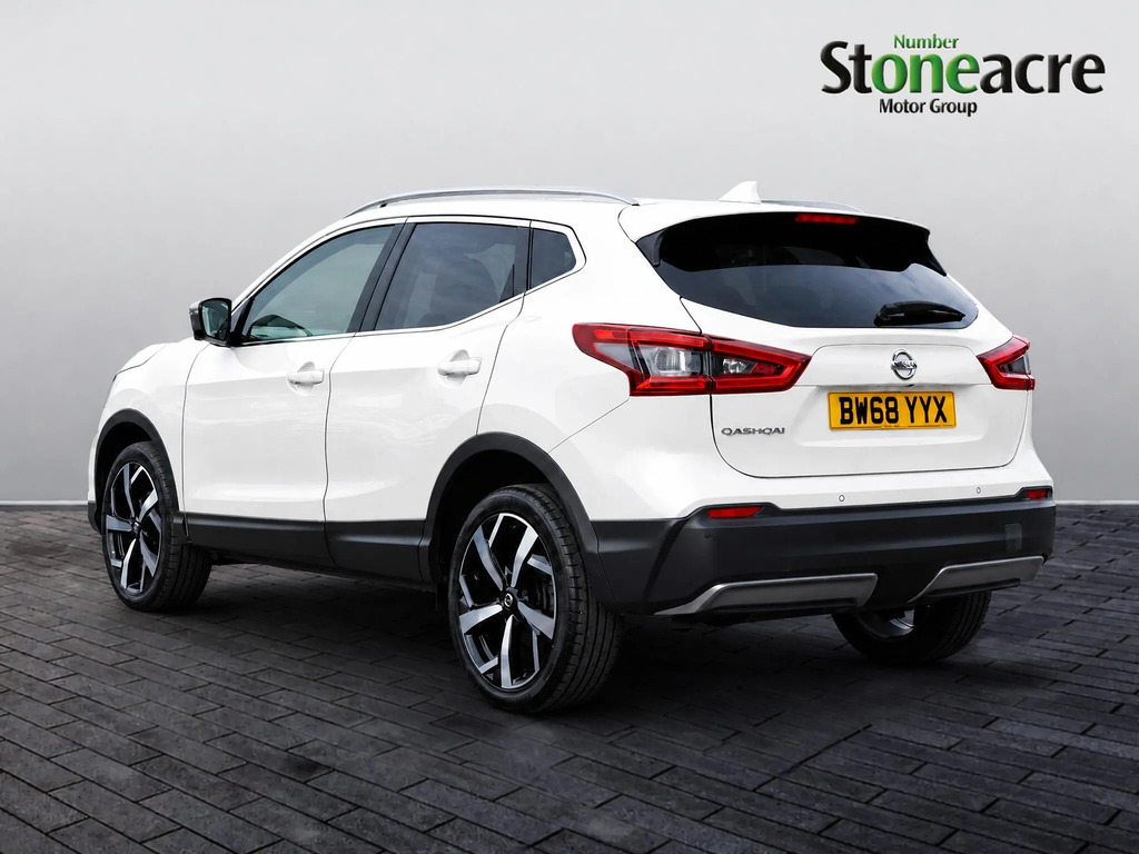 Nissan Qashqai Hatchback Dig Red #6