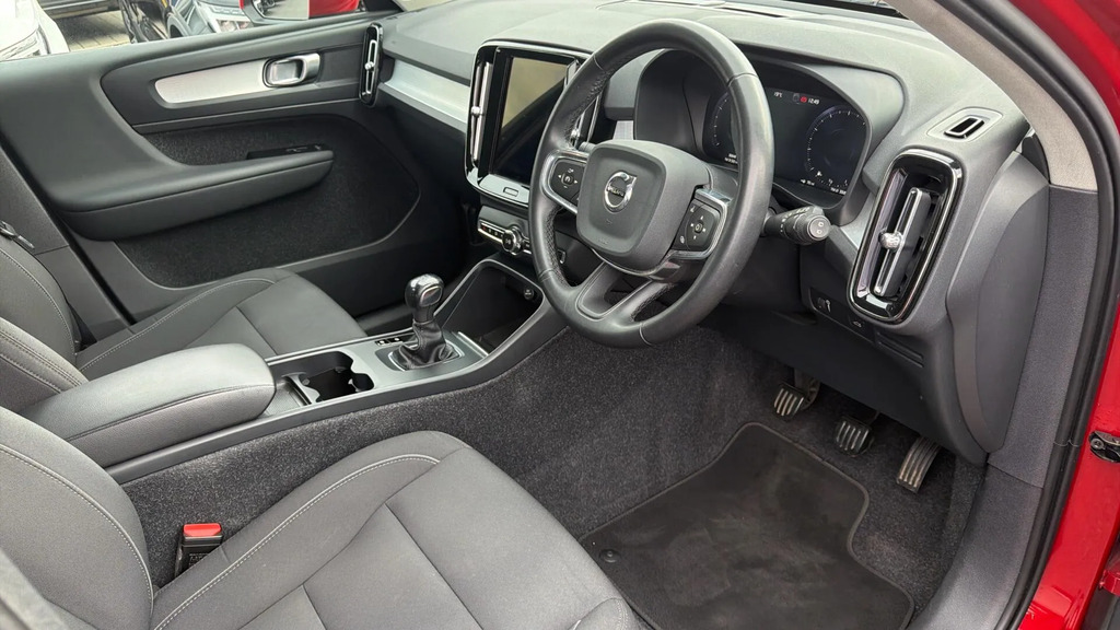 Volvo XC40 1.5 T3 163 Momentum  #4