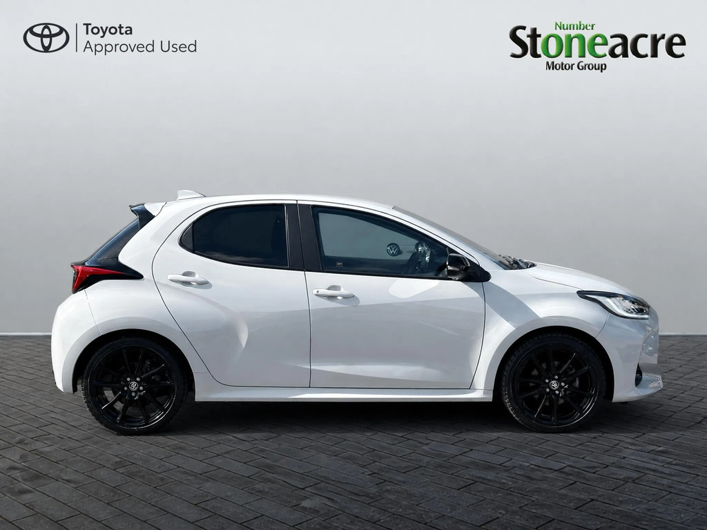 Toyota Yaris Design Silver #16
