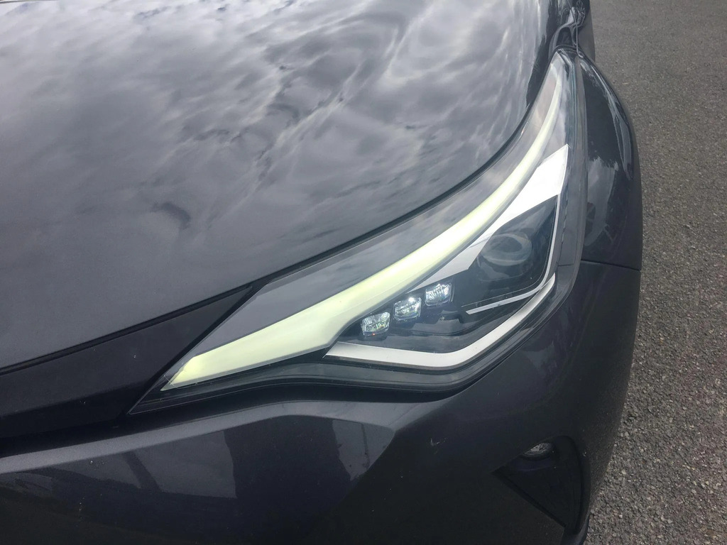 Toyota C-Hr Excel White #32